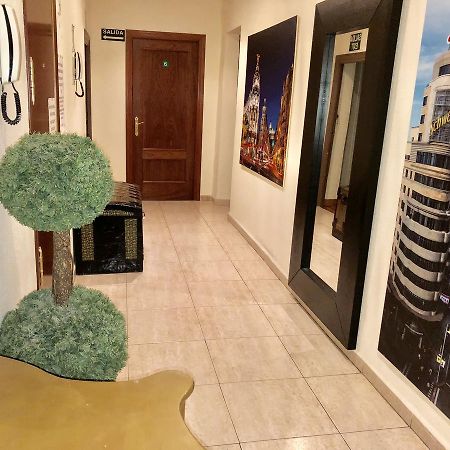 Hostal Arriaza Madrid Bagian luar foto