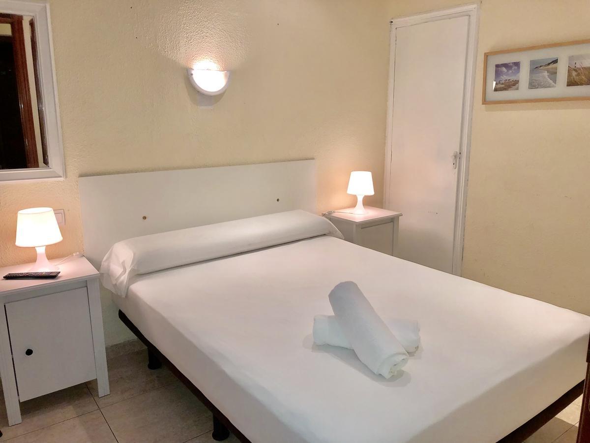 Hostal Arriaza Madrid Bagian luar foto