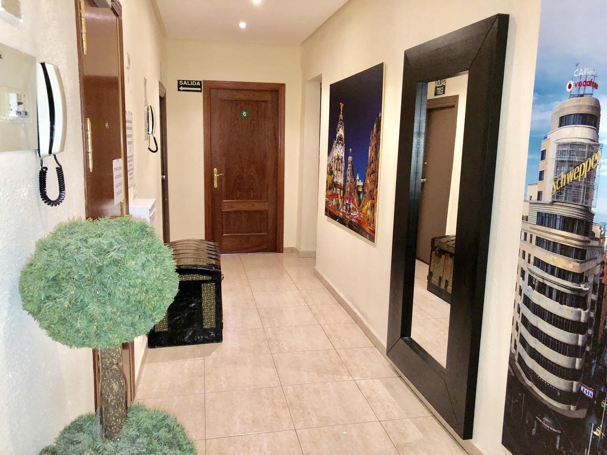 Hostal Arriaza Madrid Bagian luar foto