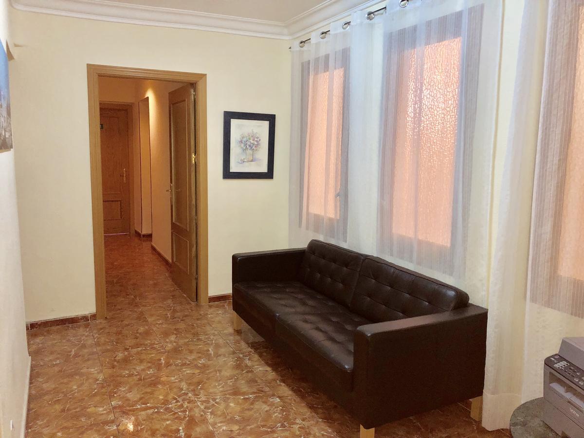 Hostal Arriaza Madrid Bagian luar foto