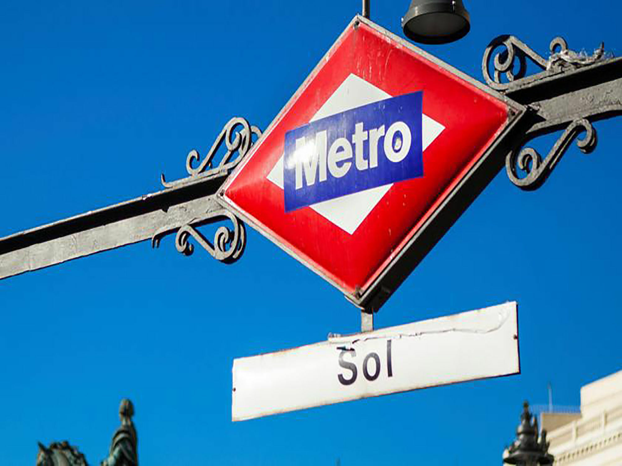 Hostal Arriaza Madrid Bagian luar foto