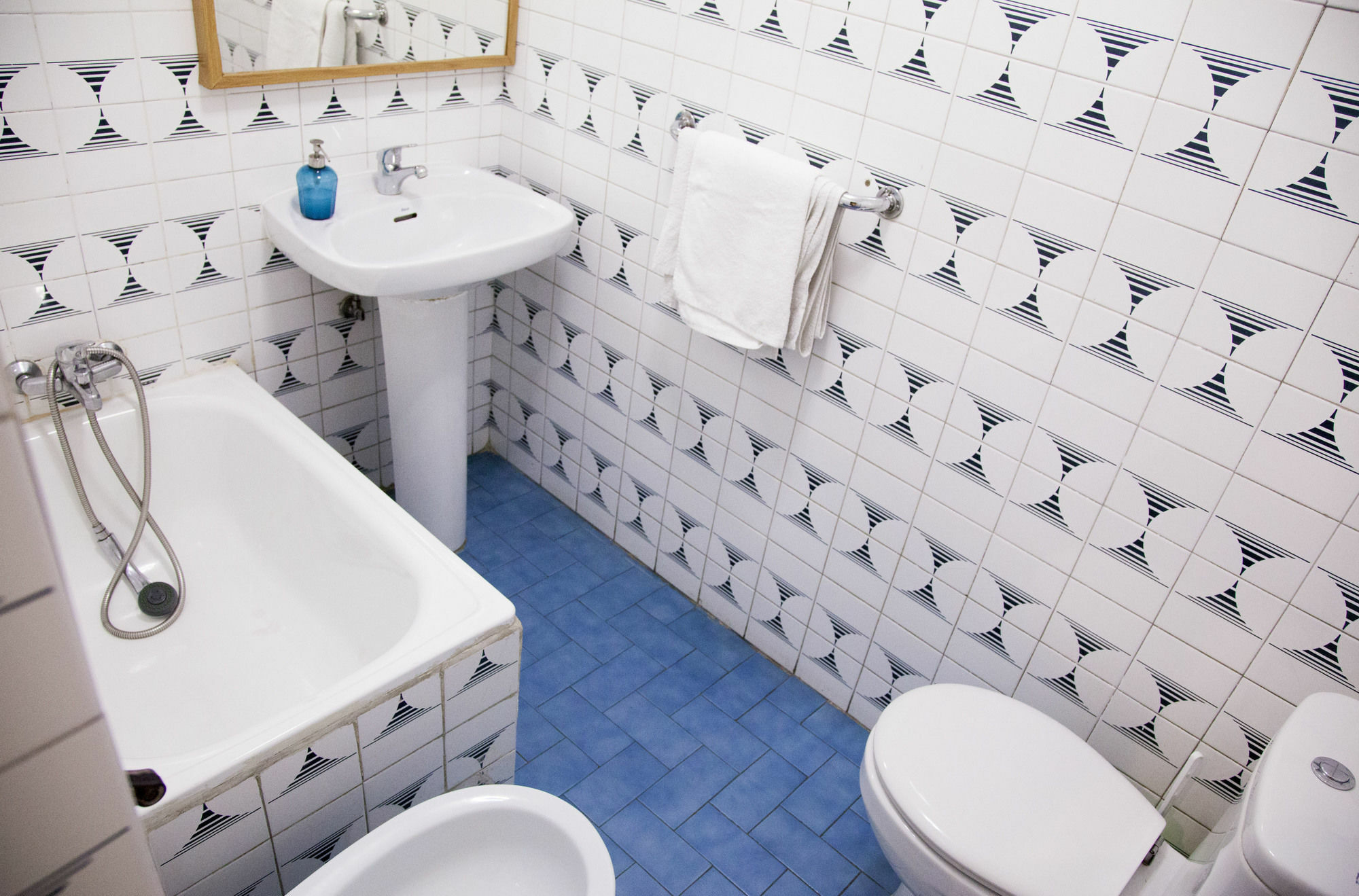 Hostal Arriaza Madrid Bagian luar foto